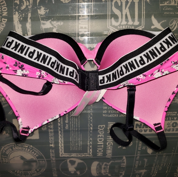 PINK Victoria's Secret Other - VS pink push up